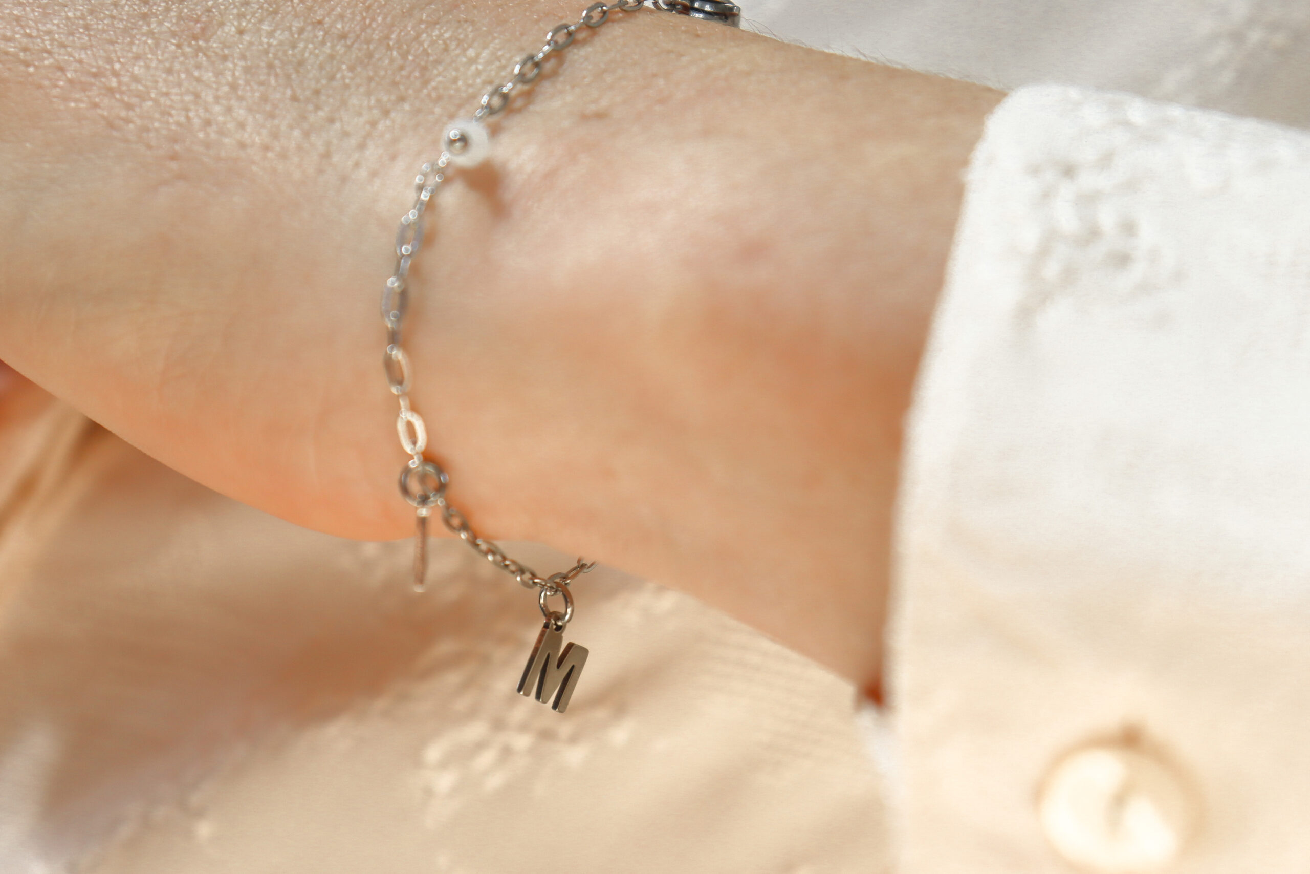 initialen armband geboortesteen